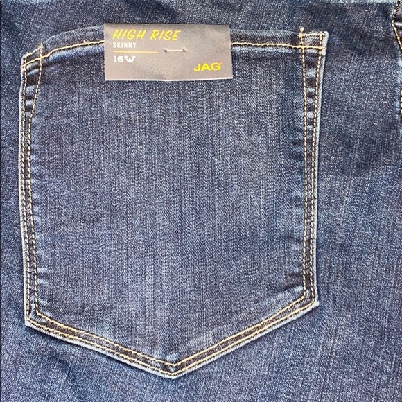 ➕Jag High Rise Skinny Pull-On Crop Jeans - Picture 6 of 7